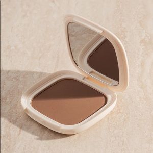 Vesca Matte Bronzing Powder Kissed by Diana